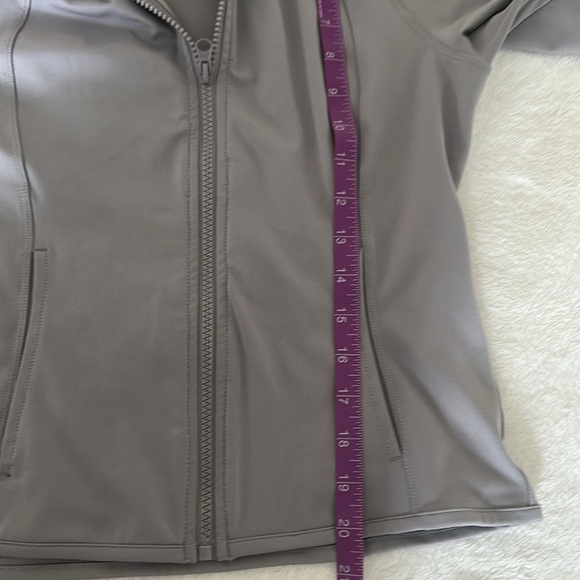 Yogalicious Lux Gray Zip Up - Picture 6 of 7